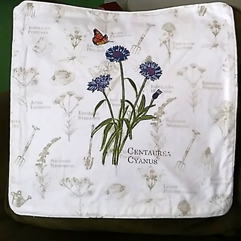 NWOT Embroidered Floral Cushion Cover 16" x 16".